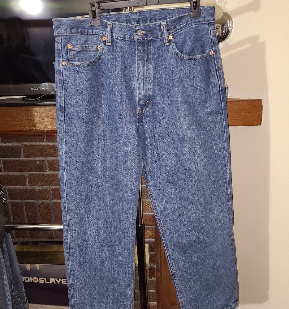Levis 550 worn once. Sz 36x29